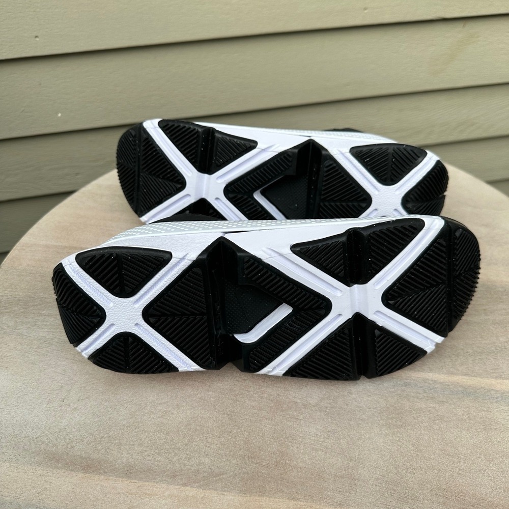 Nike Go FlyEase Black White DR5540-002 Womens Size 8.5 Hands Free Sneakers New - Picture 15 of 16